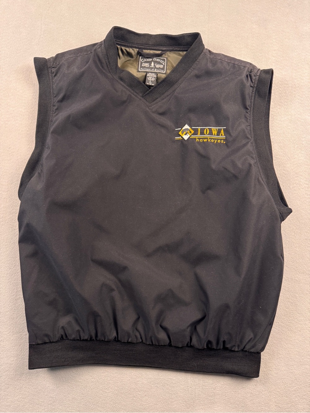 Vintage Iowa Hawkeyes Vest Men's Large Camp David Black Embroidered Logo NCAA